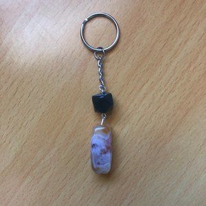 Keychain White/Beige/Green Rock